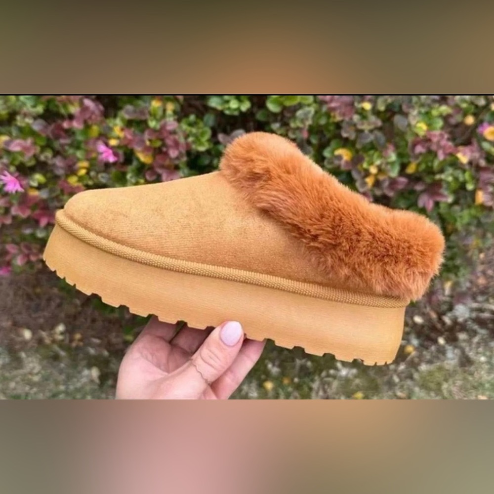 CAMEL FAUX FUR LINED MINI PLATFORM BOOTIE